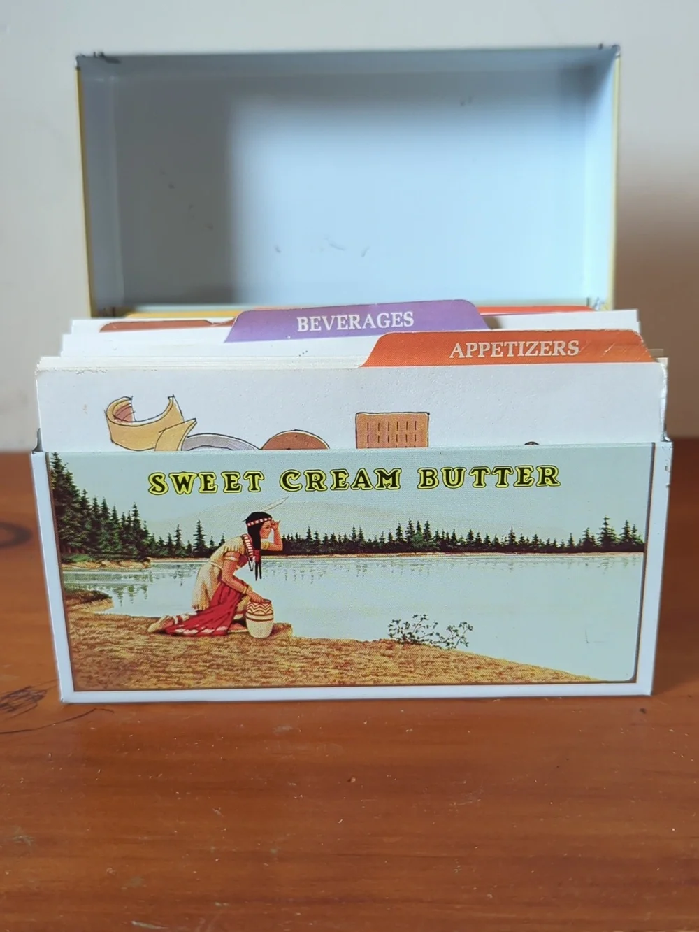 Vintage Land O'Lakes Sweet Cream Butter Tin Recipe Box With Recipes - Picture 7 of 9